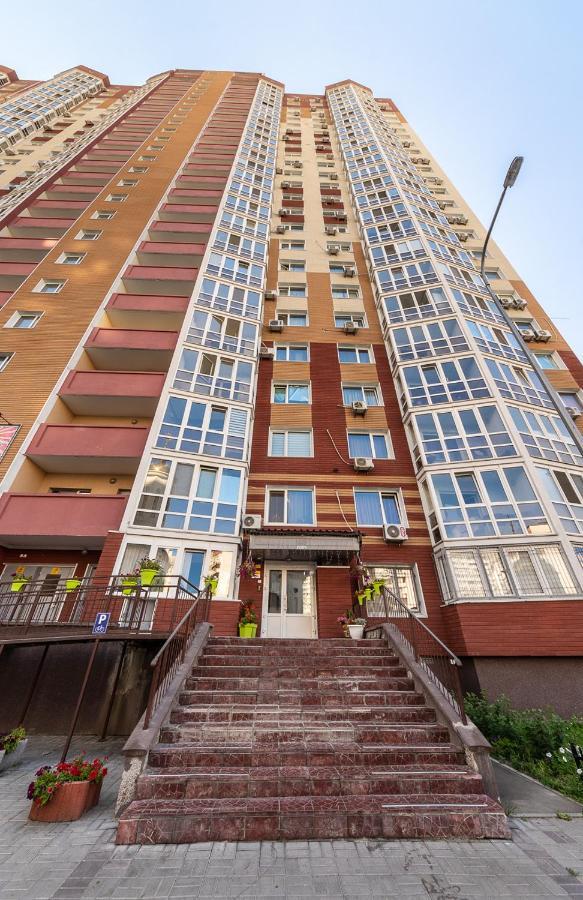 Апартаменты Студия на Бориса Гмыри 12б Киев Экстерьер фото